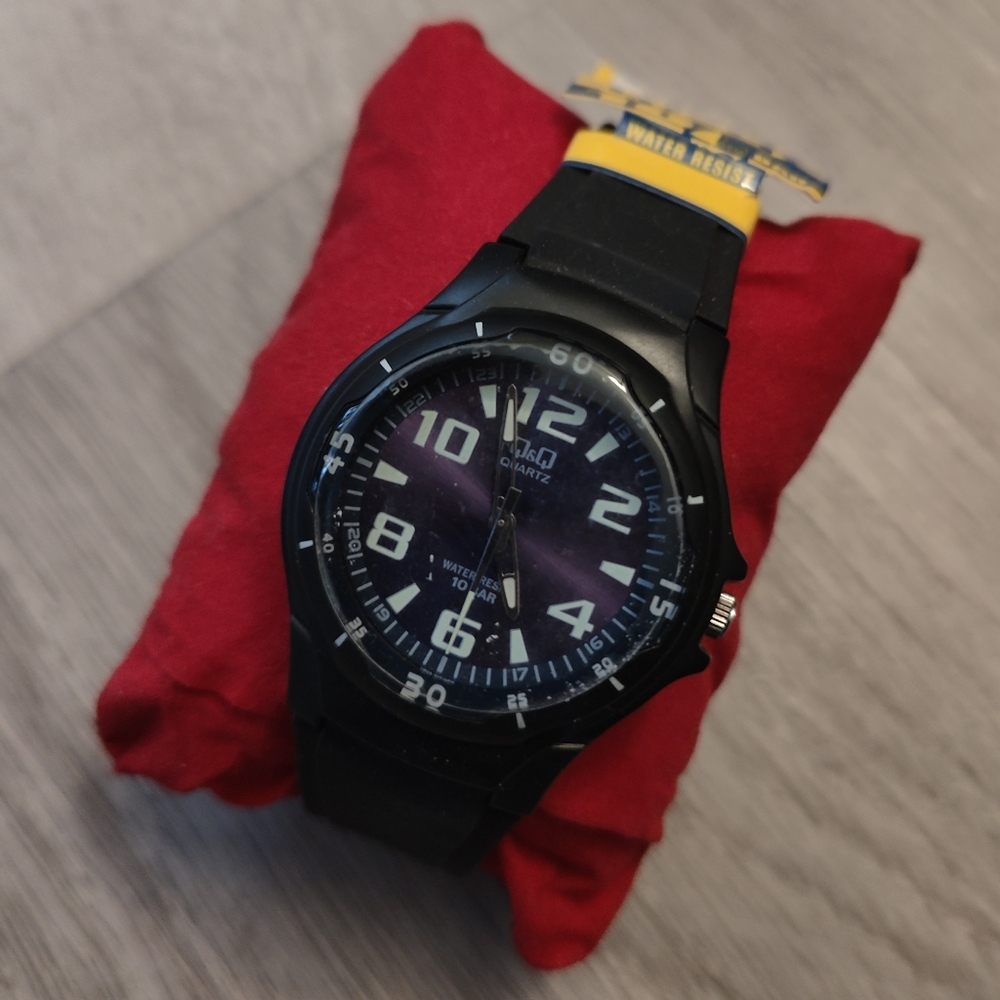 Q&Q quartz watch